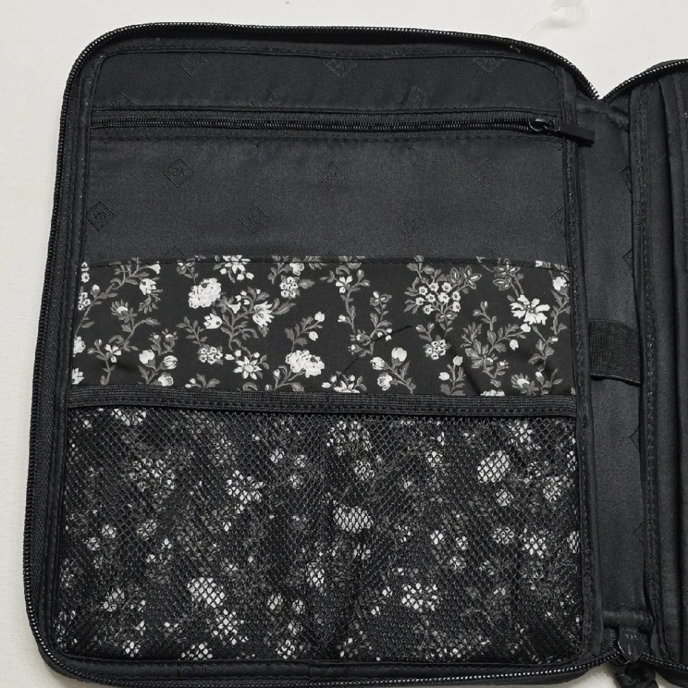 Vera Bradley Black Bandana Medallion Padded Laptop / Tablet Sleeve
